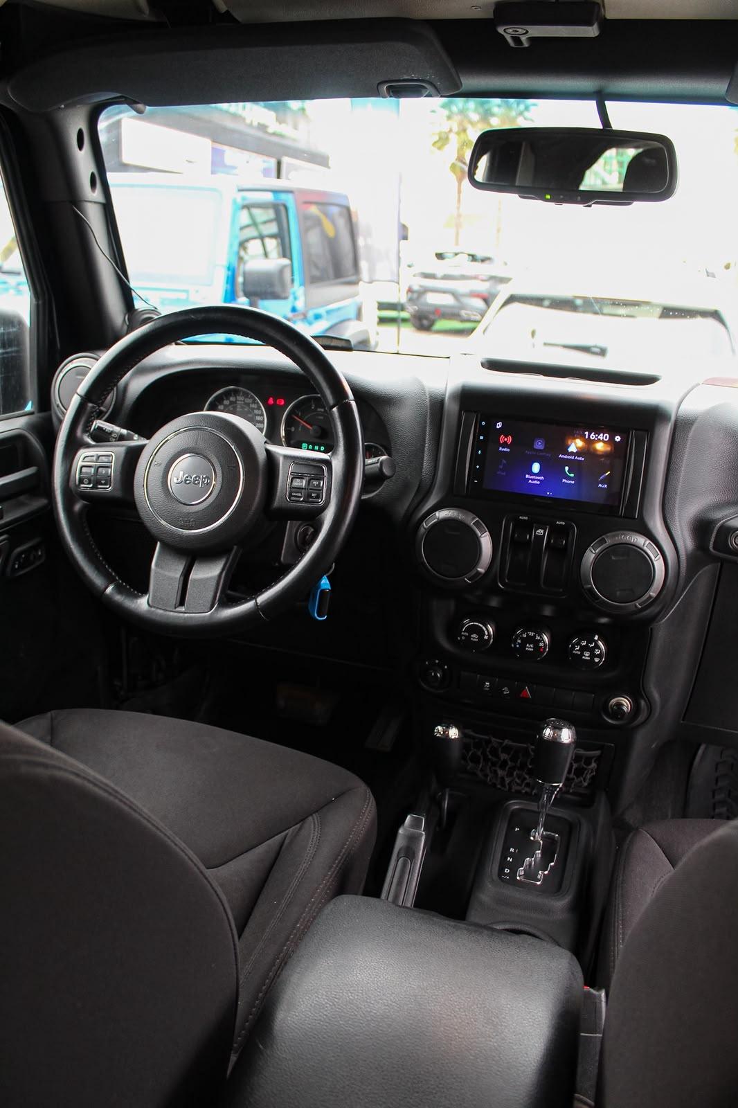 Jeep Wrangler Sport — foto 9 de 10